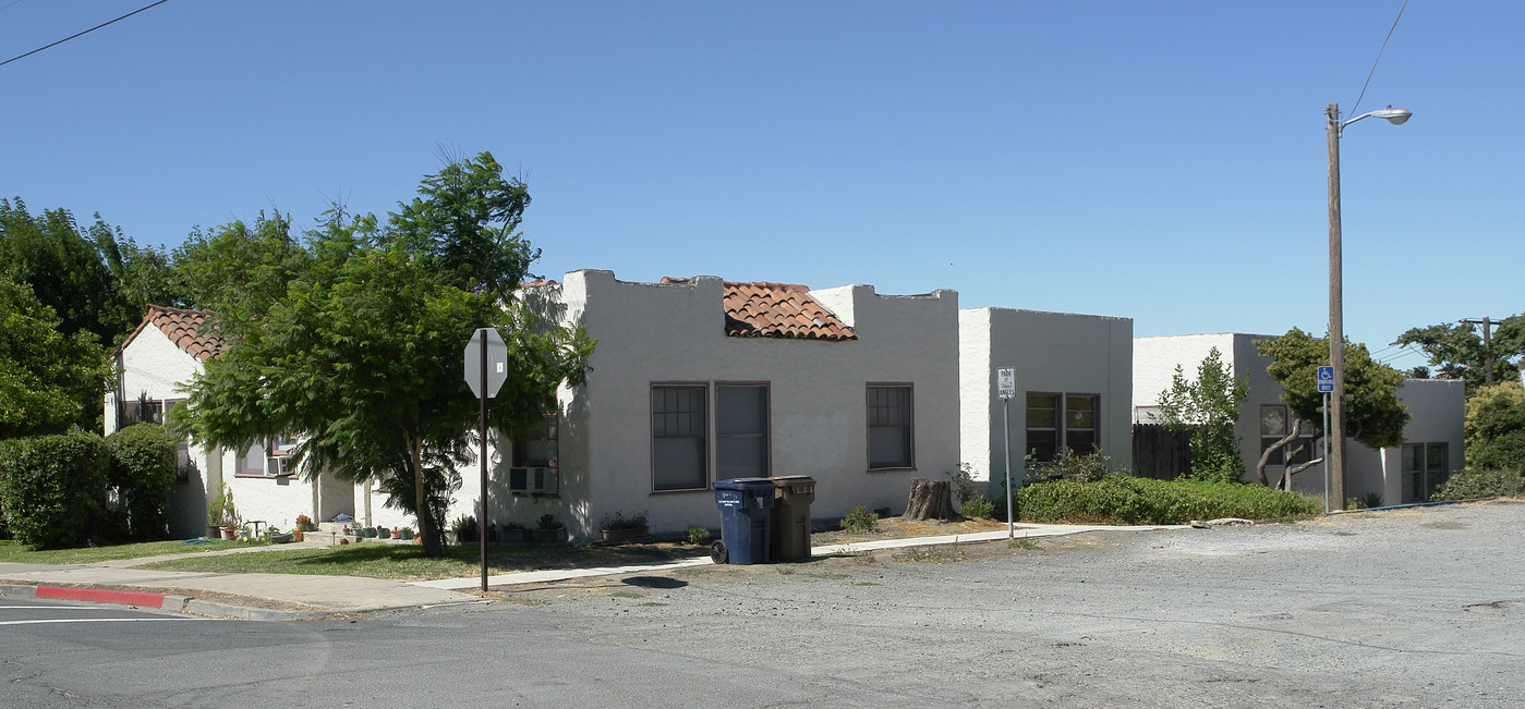 500-522 H St in Antioch, CA - Building Photo