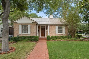 2534 Harris Blvd in Austin, TX - Building Photo