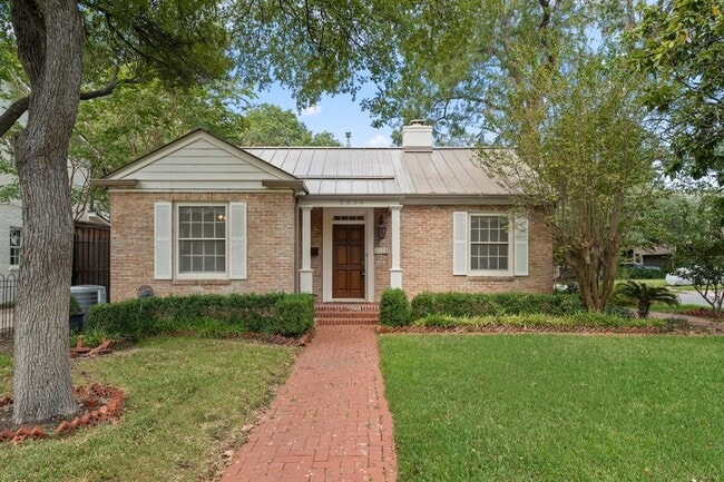property at 2534 Harris Blvd
