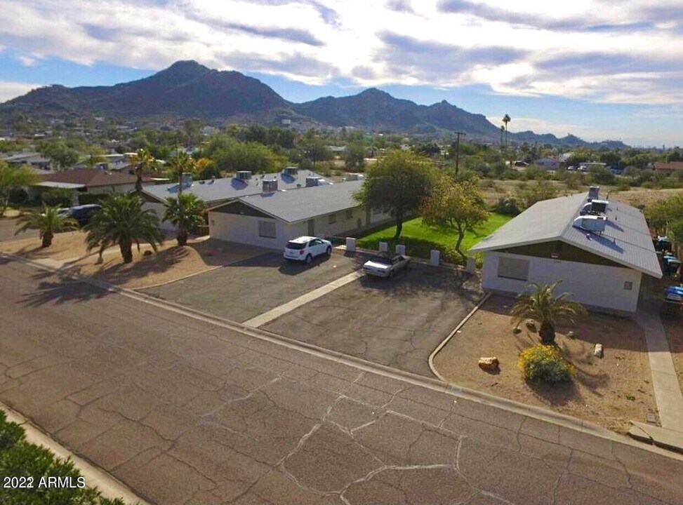 1321 E Carol Ave in Phoenix, AZ - Building Photo