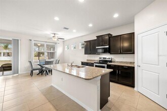 13562 Paddington Wy in Spring Hill, FL - Building Photo - Building Photo