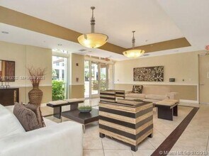2425 SW 27th Ave in Coral Gables, FL - Building Photo - Building Photo