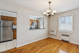 6 W Roselle Ave in Roselle Park, NJ - Building Photo - Building Photo