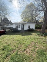 390 Pound St in Athens, GA - Building Photo