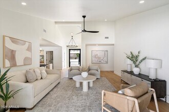 7553 E Woodshire Cove in Scottsdale, AZ - Building Photo - Building Photo
