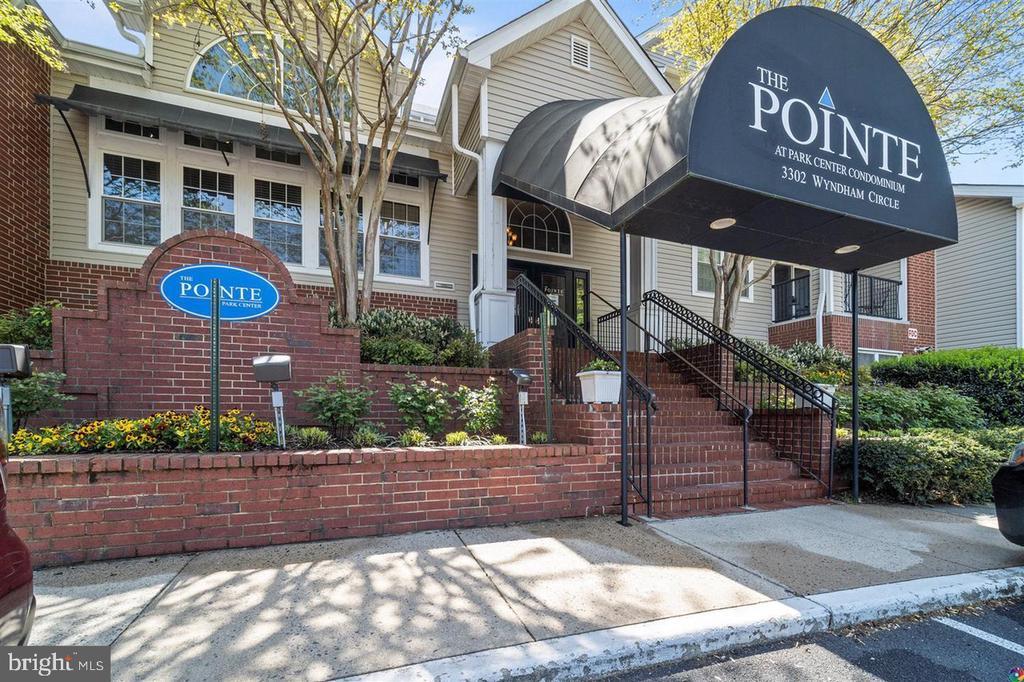 3311 Wyndham Cir in Alexandria, VA - Building Photo