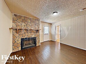 13630 Onyx Ln in Farmers Branch, TX - Foto de edificio - Building Photo