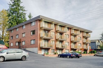 Northgate View Apartments in Seattle, WA - Building Photo - Building Photo