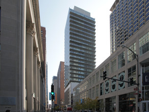 552 N St Clair St in Chicago, IL - Foto de edificio - Building Photo