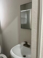 1460 NW 41st St in Miami, FL - Building Photo - Building Photo