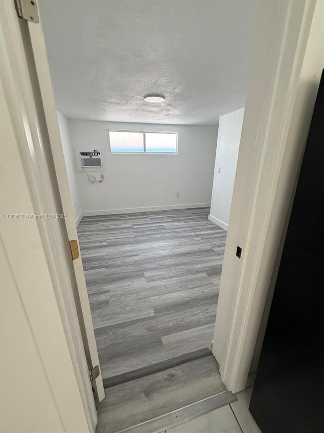 6931 SW 24th Ct in Miramar, FL - Building Photo - Building Photo