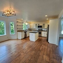 34599 Bridge View Dr NE in Kingston, WA - Building Photo - Building Photo