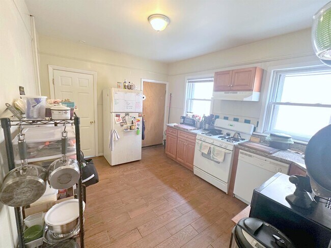 26 Cutter Ave in Somerville, MA - Building Photo - Building Photo