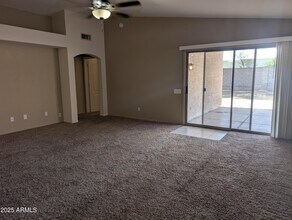534 W Bluefield Ave in Phoenix, AZ - Foto de edificio - Building Photo