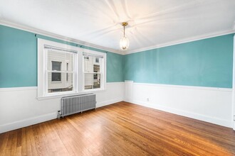 77 Court St, Unit #1 in Newton, MA - Building Photo - Building Photo