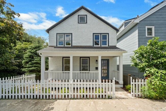 property at 1 Pleasant St