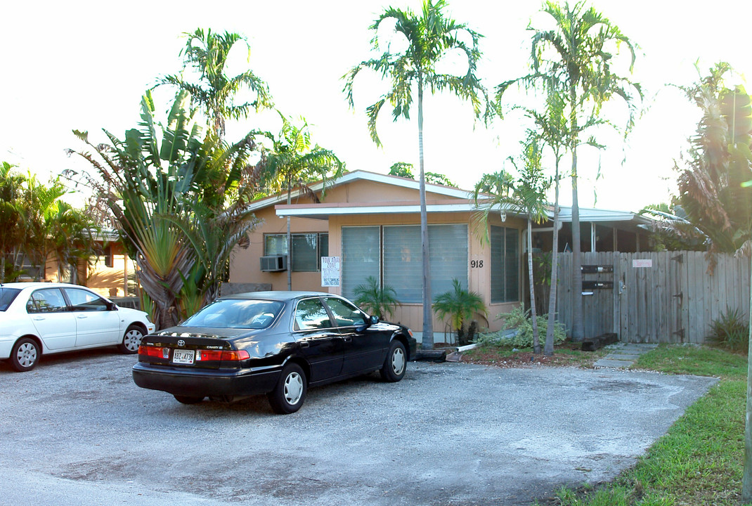 918 NE 17th Ter in Fort Lauderdale, FL - Building Photo