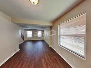 7799 Cobblesprings Dr in Avon, IN - Foto de edificio - Building Photo