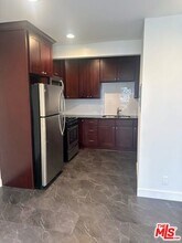 137 Crescent Dr in Beverly Hills, CA - Building Photo - Building Photo