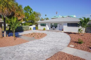 929 Lantana Ave in Clearwater, FL - Building Photo