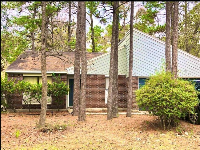 property at 72 Trummel Ct