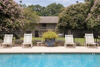 Building Photo - Huntleigh Woods Apartamentos in Mobile, Alabama