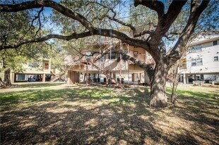 5305 Indio Dr, Unit B in Austin, TX - Building Photo