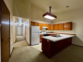 519 Jamie Dr in Selah, WA - Building Photo