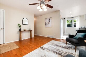 7695 S Harlan St in Littleton, CO - Building Photo - Building Photo