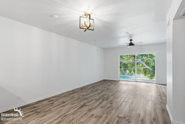 property at 1107 W Osborn Rd