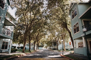 Arlington Farm Apartments in Davis, CA - Building Photo