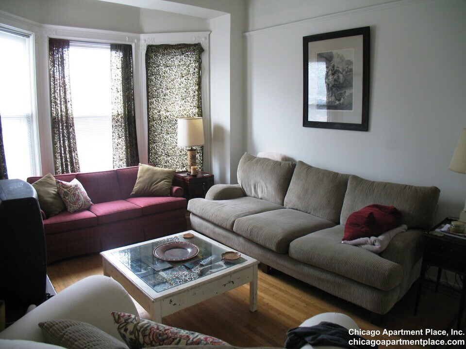 2317 N Orchard St in Chicago, IL - Building Photo