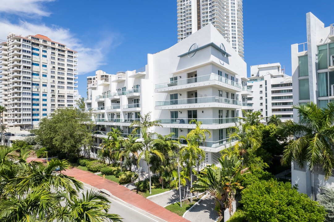 Casablanca Villas in Miami Beach, FL - Foto de edificio