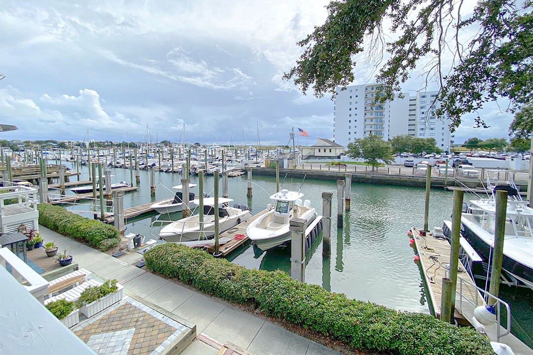 334 Causeway Dr in Wrightsville Beach, NC - Building Photo