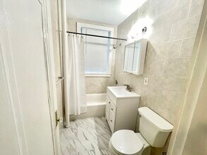 2035 Commonwealth Ave in Boston, MA - Building Photo - Building Photo