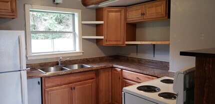 19215 Viking Ave NW in Poulsbo, WA - Building Photo - Building Photo