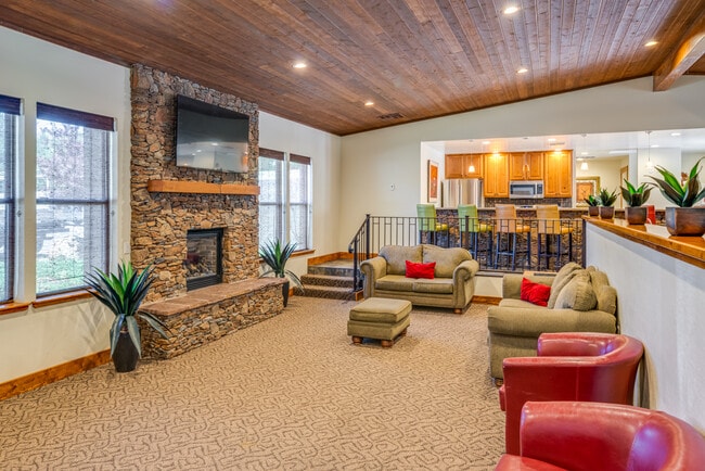 Country Club Terrace Apartments in Flagstaff, AZ - Building Photo - Interior Photo