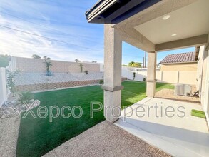 42319 Palisades Dr in Indio, CA - Building Photo - Building Photo