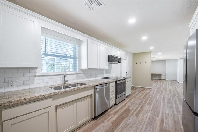3901 FM109 in Brenham, TX - Building Photo - Building Photo
