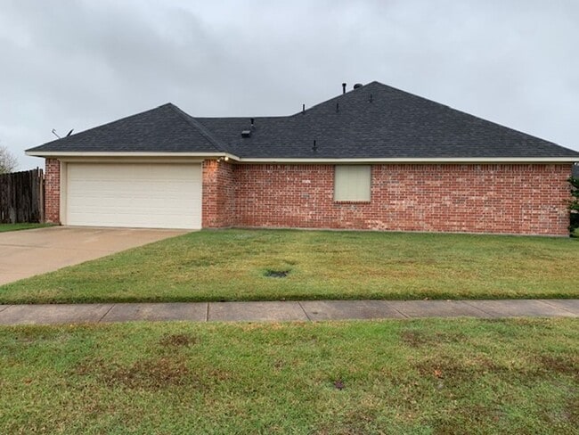 1201 Quincy Dr in Bossier City, LA - Building Photo - Building Photo