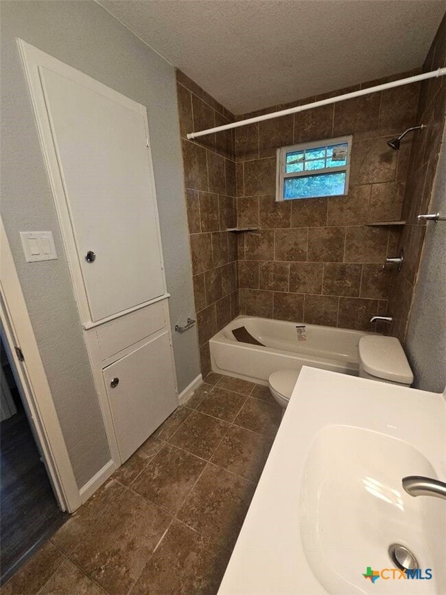 703 Rev R A Abercrombie Dr