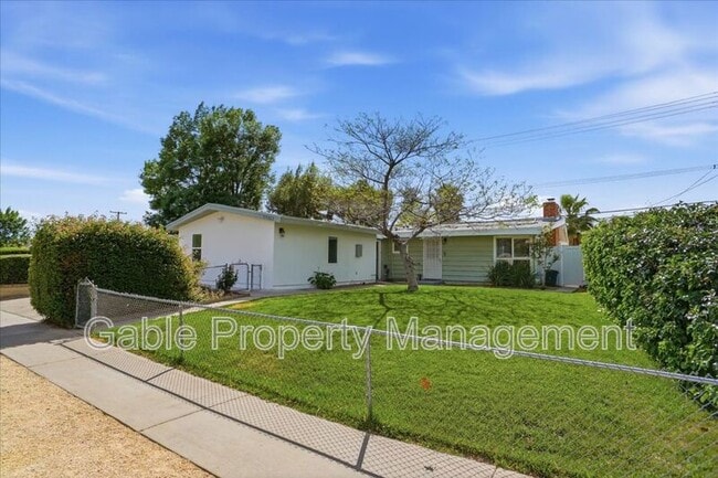 property at 27453 Santa Clarita Rd