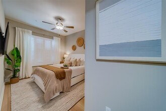 400 150th Ave, Unit 505 in Madeira Beach, FL - Foto de edificio - Building Photo
