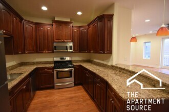 5142 N Clark St, Unit 2 in Chicago, IL - Foto de edificio - Building Photo