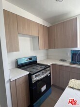 1230 S Berendo St in Los Angeles, CA - Building Photo - Building Photo