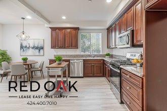 6829 Simpson Ave in Los Angeles, CA - Building Photo - Building Photo