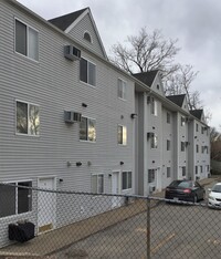 631 S Van Buren St in Iowa City, IA - Foto de edificio - Building Photo