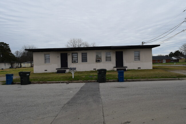 3234-3238 Claude St in Fayetteville, NC - Building Photo - Building Photo