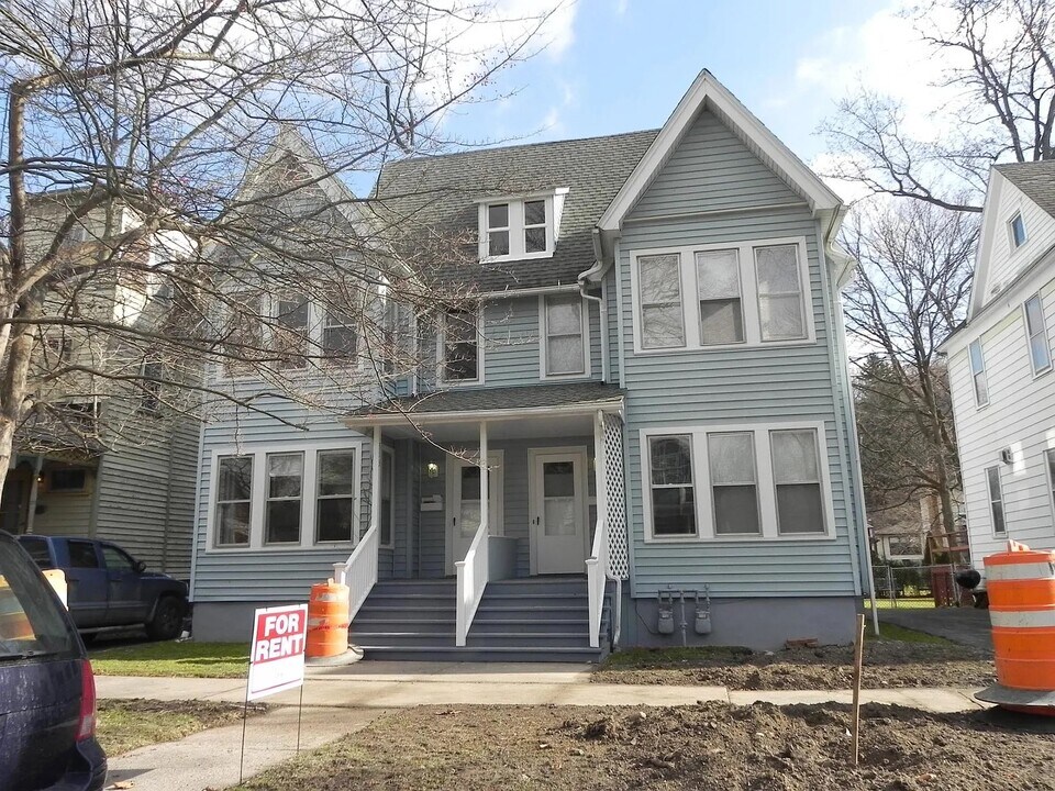 513 S Albany St, Unit 513 in Ithaca, NY - Foto de edificio