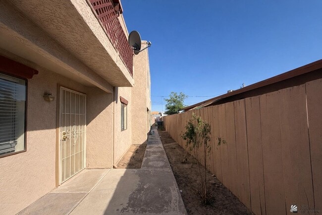 2007 S Maple Ave in Yuma, AZ - Building Photo - Building Photo